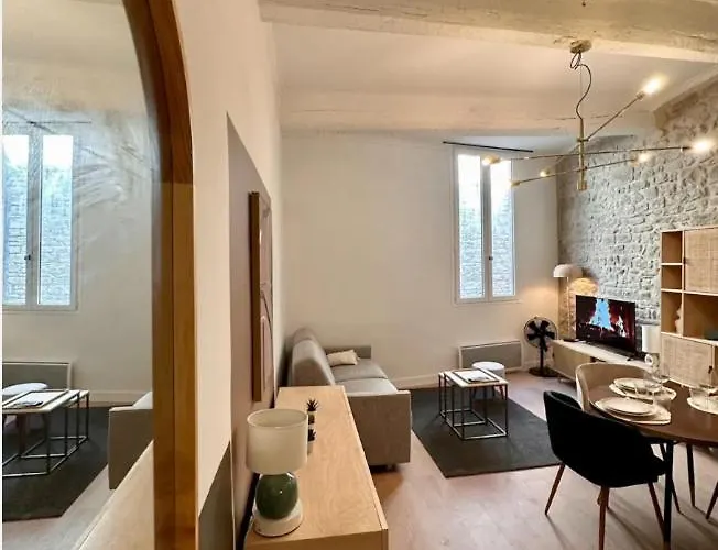 A Deux Pas Des Arenes De Daire